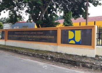 KPK Geledah Kantor Dinas Perkim Lampung Tengah, Ada apa ?